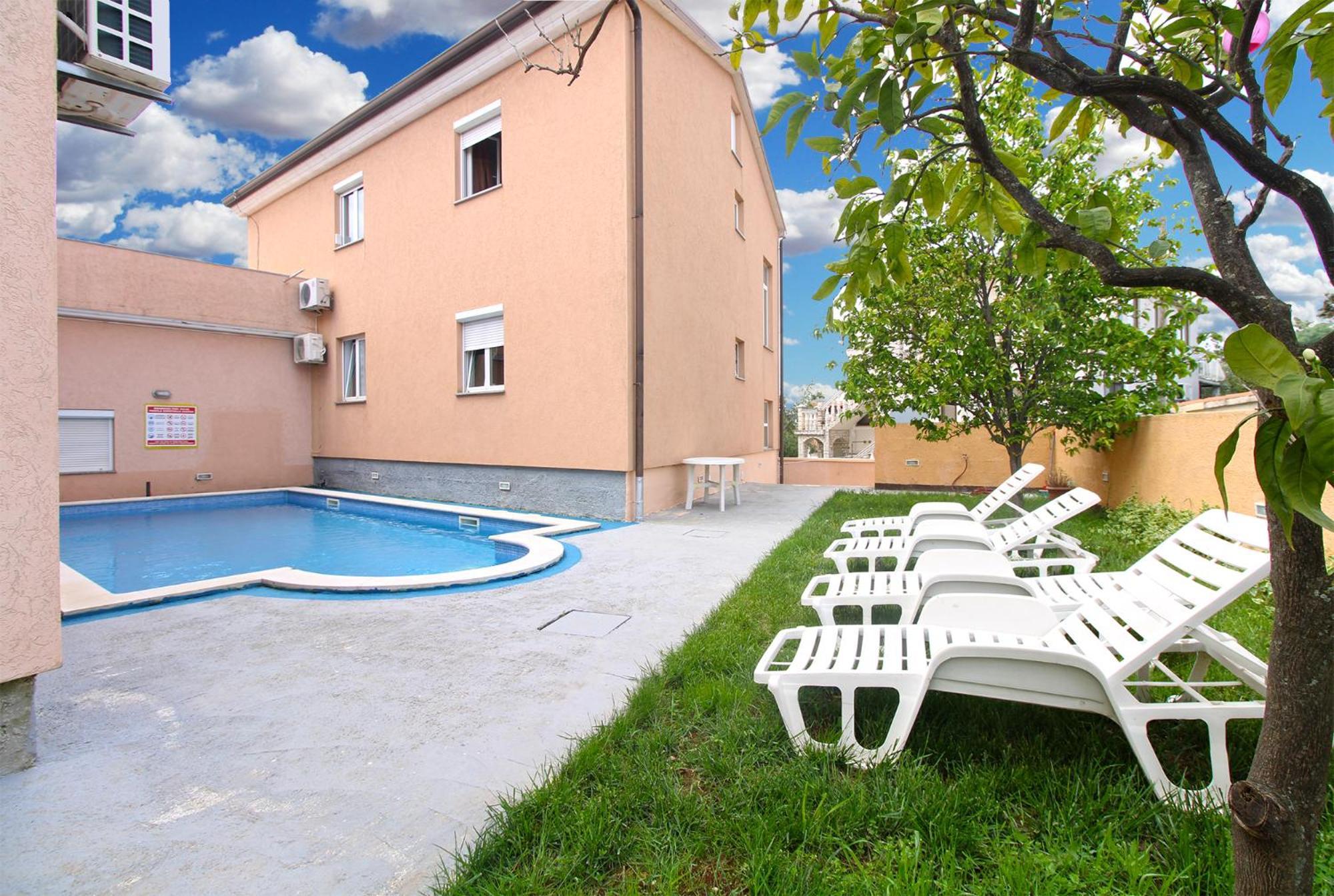 פרוי Apartments Edin 1359 מראה חיצוני תמונה