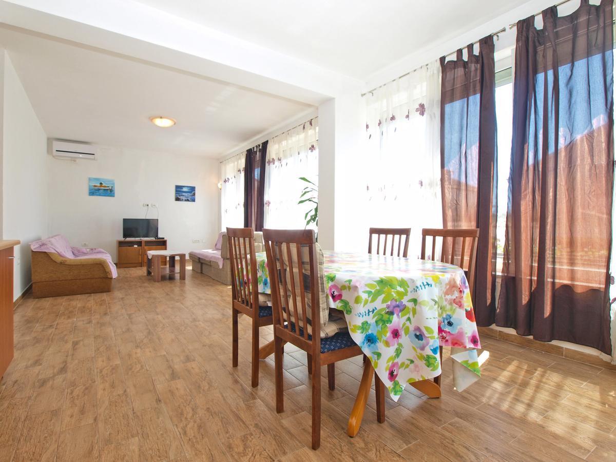 פרוי Apartments Edin 1359 מראה חיצוני תמונה