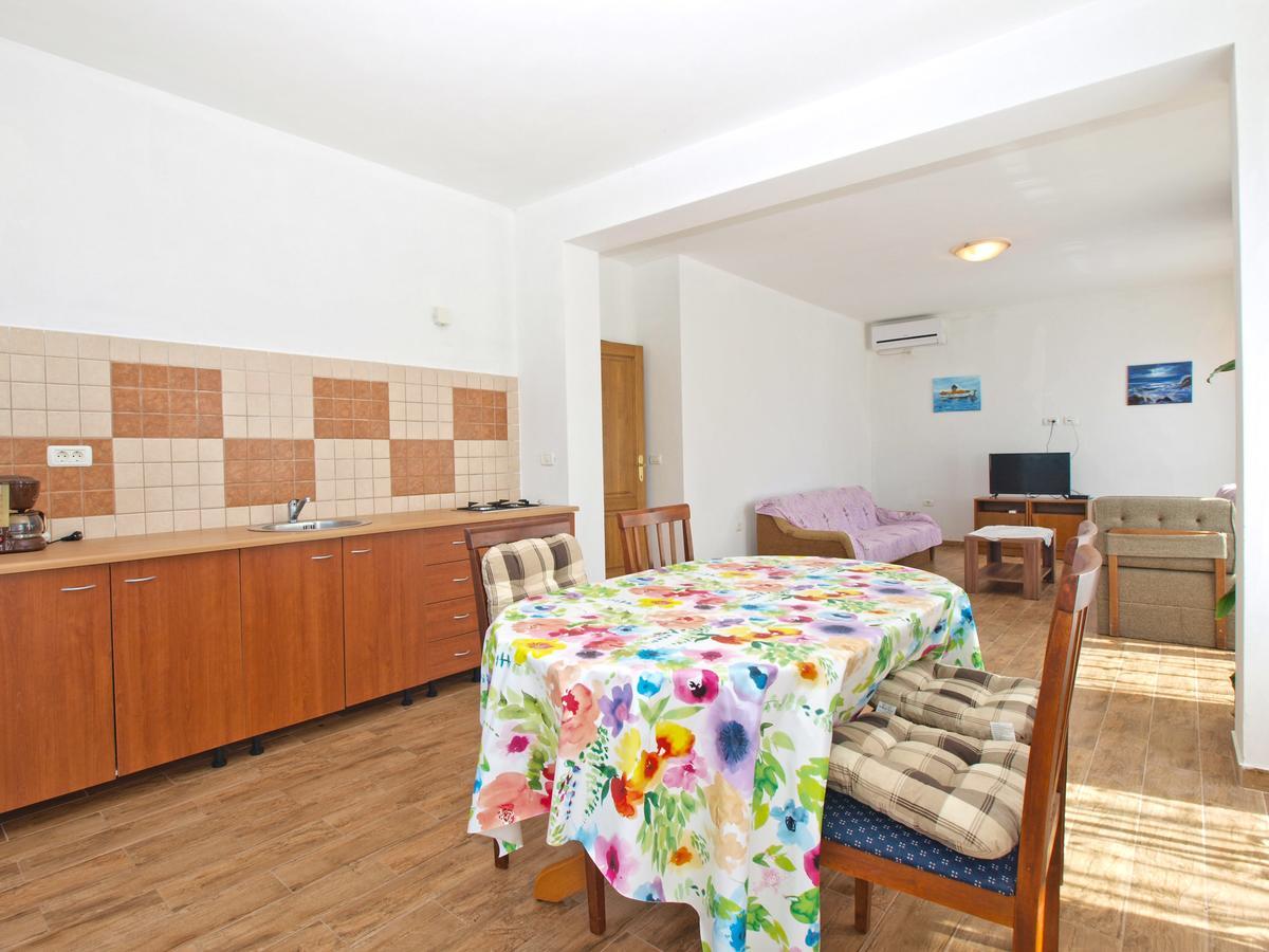 פרוי Apartments Edin 1359 מראה חיצוני תמונה