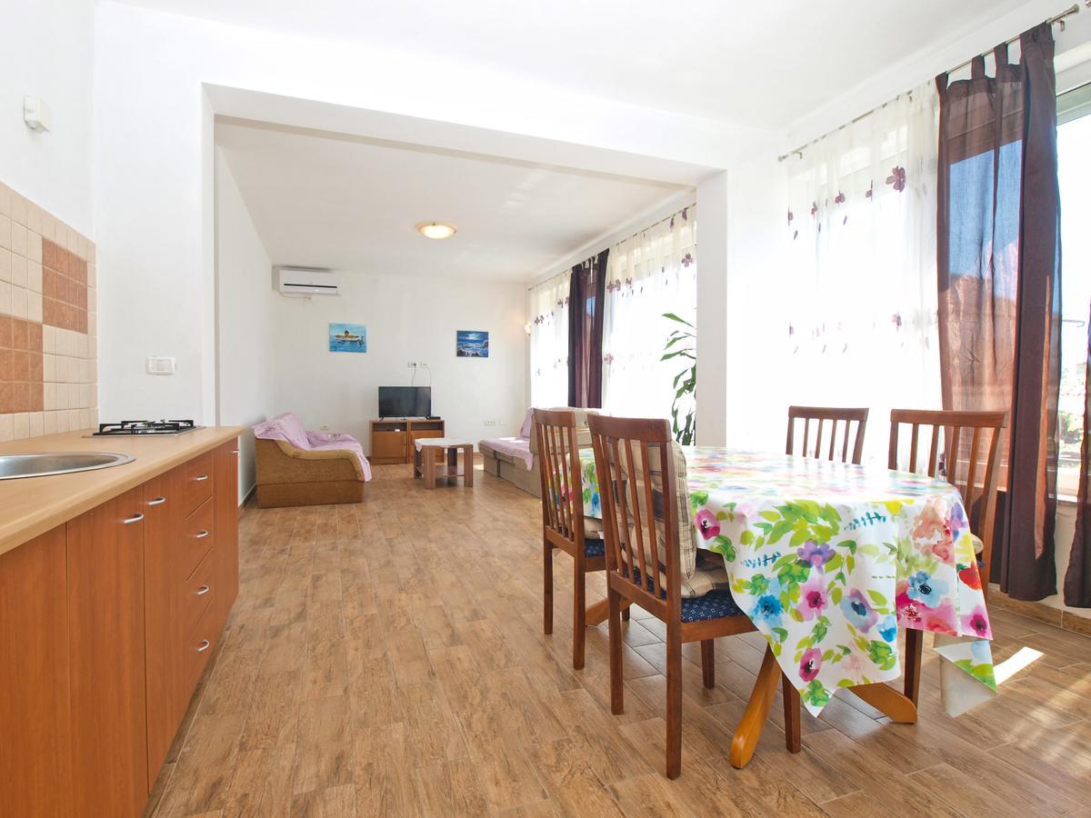 פרוי Apartments Edin 1359 מראה חיצוני תמונה