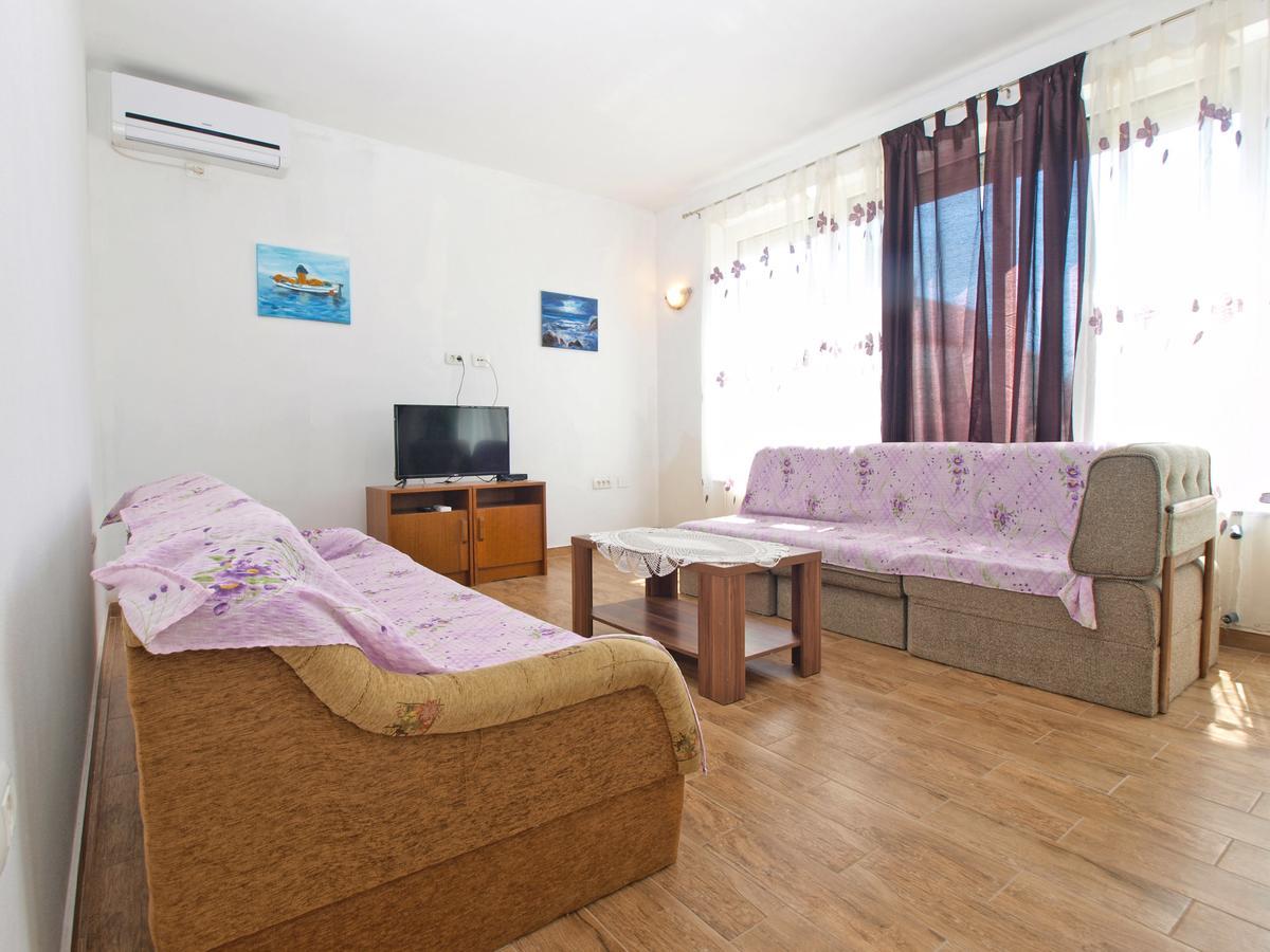פרוי Apartments Edin 1359 מראה חיצוני תמונה