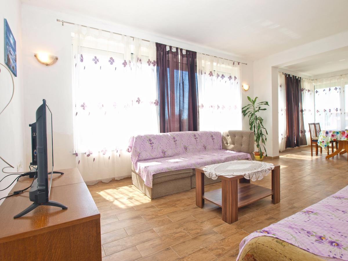 פרוי Apartments Edin 1359 מראה חיצוני תמונה