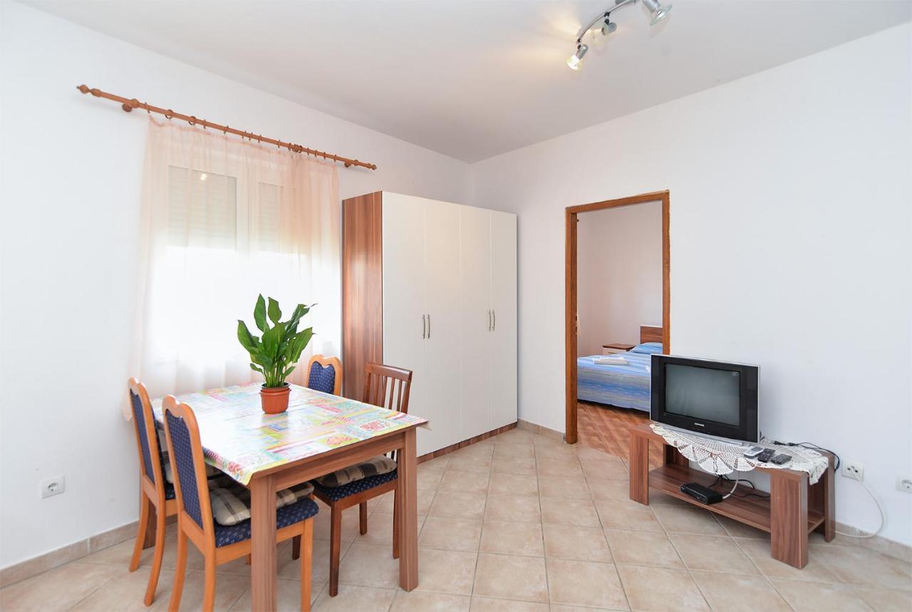 פרוי Apartments Edin 1359 מראה חיצוני תמונה