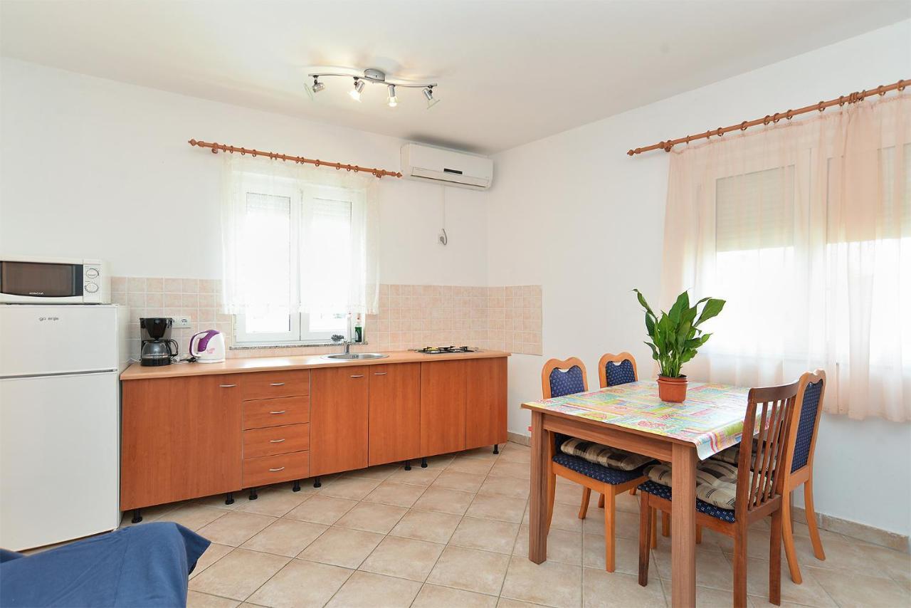 פרוי Apartments Edin 1359 מראה חיצוני תמונה