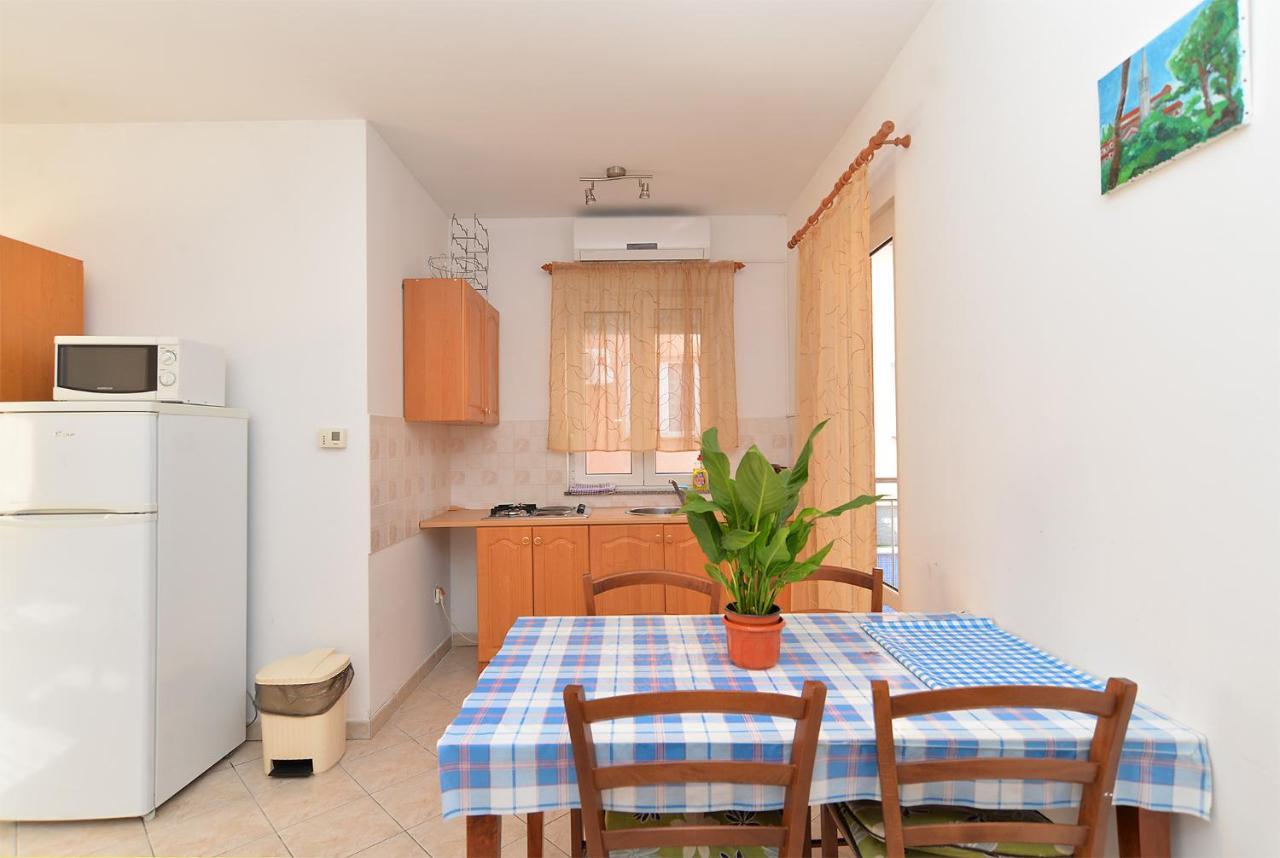 פרוי Apartments Edin 1359 מראה חיצוני תמונה
