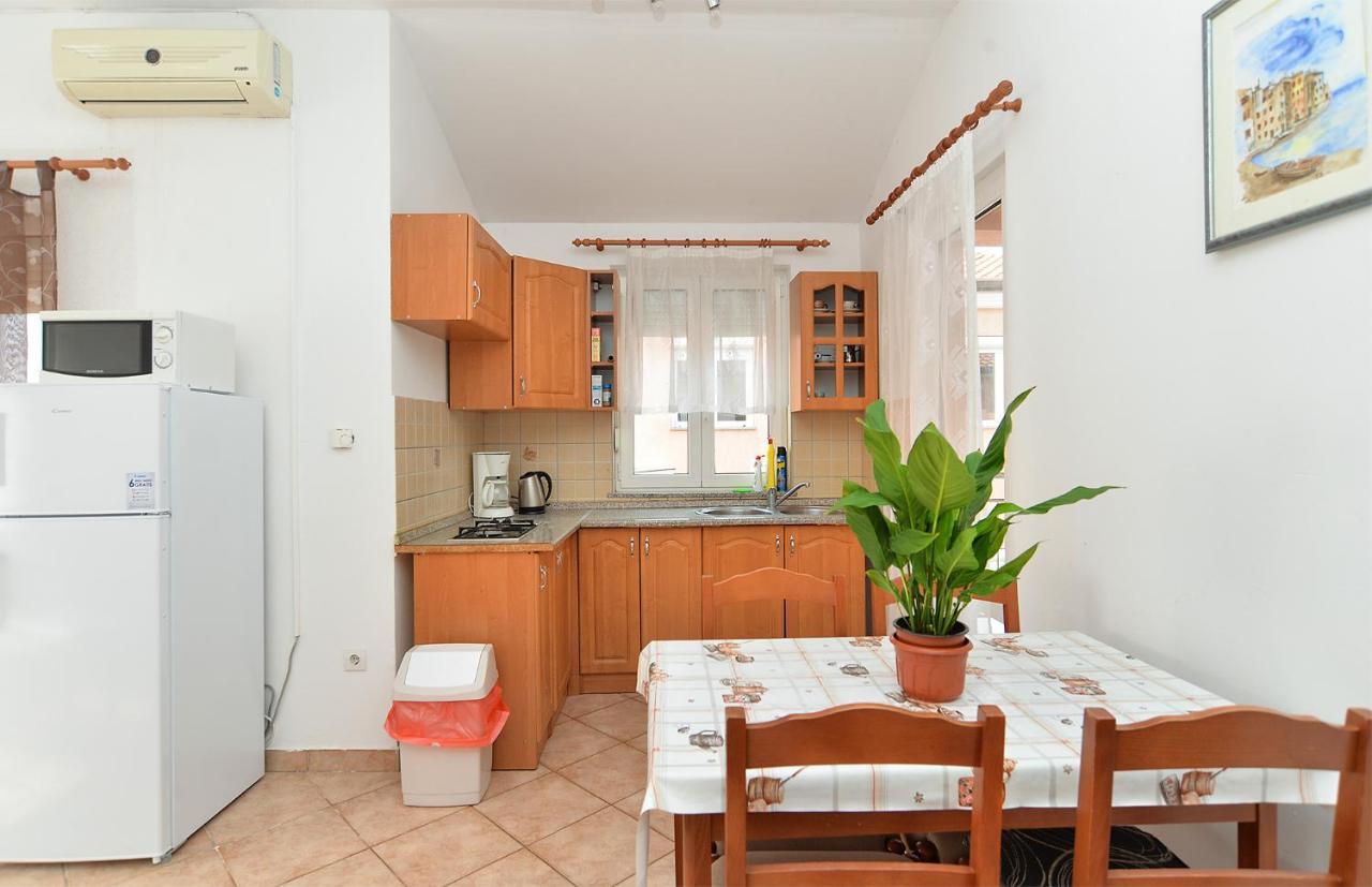 פרוי Apartments Edin 1359 מראה חיצוני תמונה