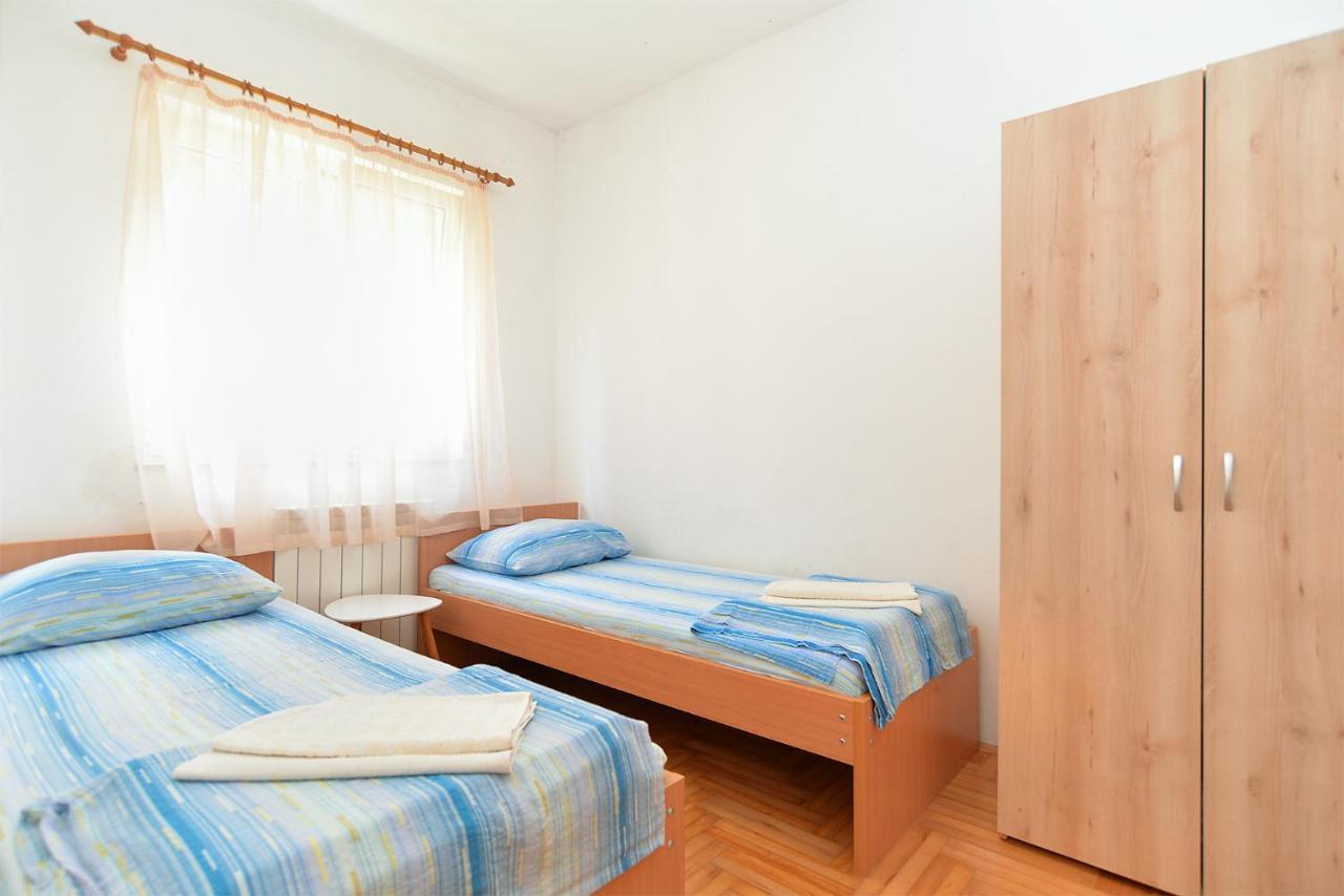 פרוי Apartments Edin 1359 מראה חיצוני תמונה